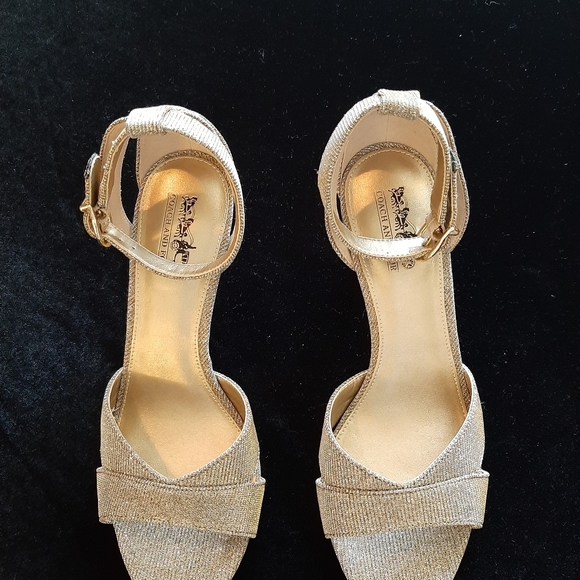 Coach and Four Heels - Picture 5 of 6